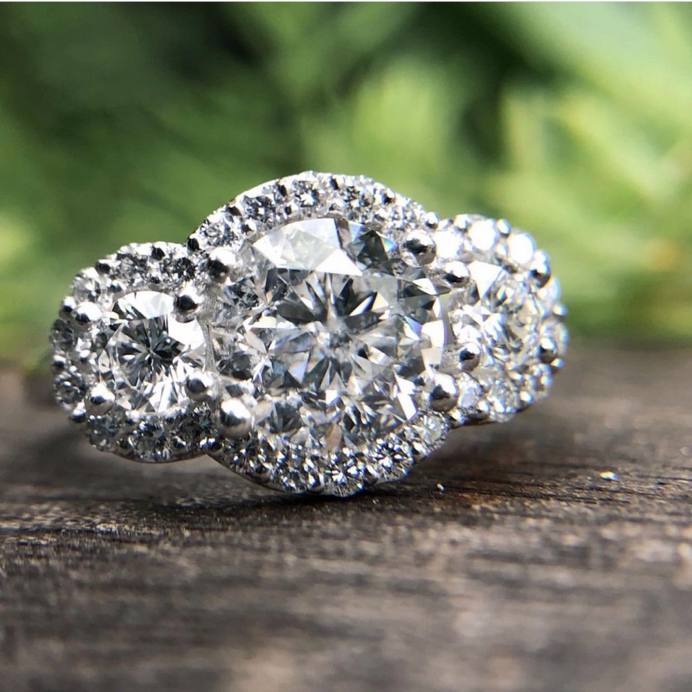 Diamond & Platinum Engagement Ring